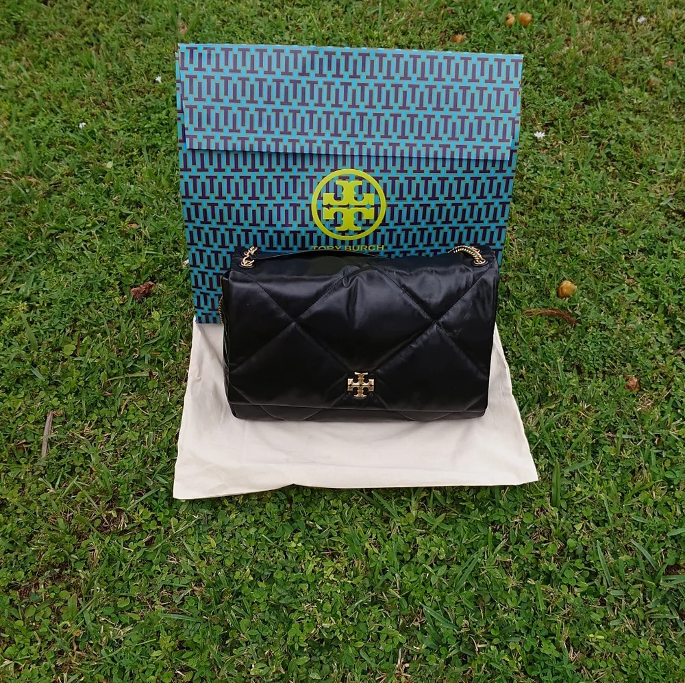 Tory Burch Oversized Kira Diamond Quilted Shoulder Bag - Picture 6 of 15